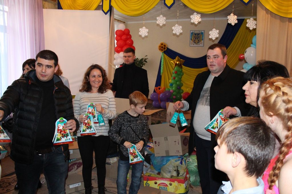 Допомога дітям