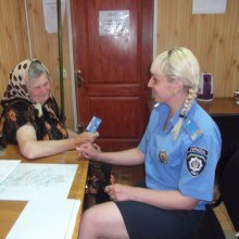 Громадяни  радо спілкуються з дільничними